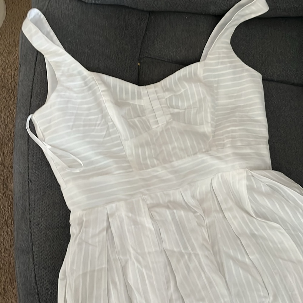 White sundress - Picture 4 of 7